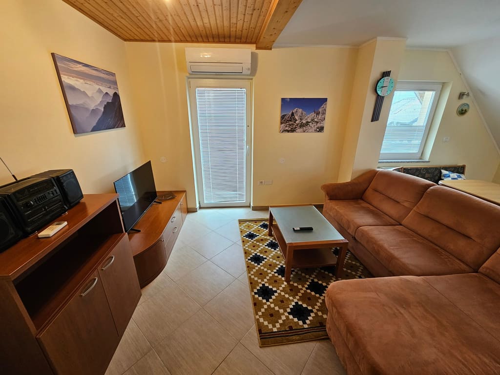 APARTMA 5 JAGODA