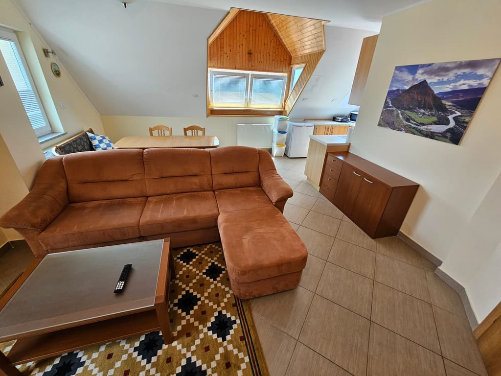 WOHNUNG 5 JAGODA